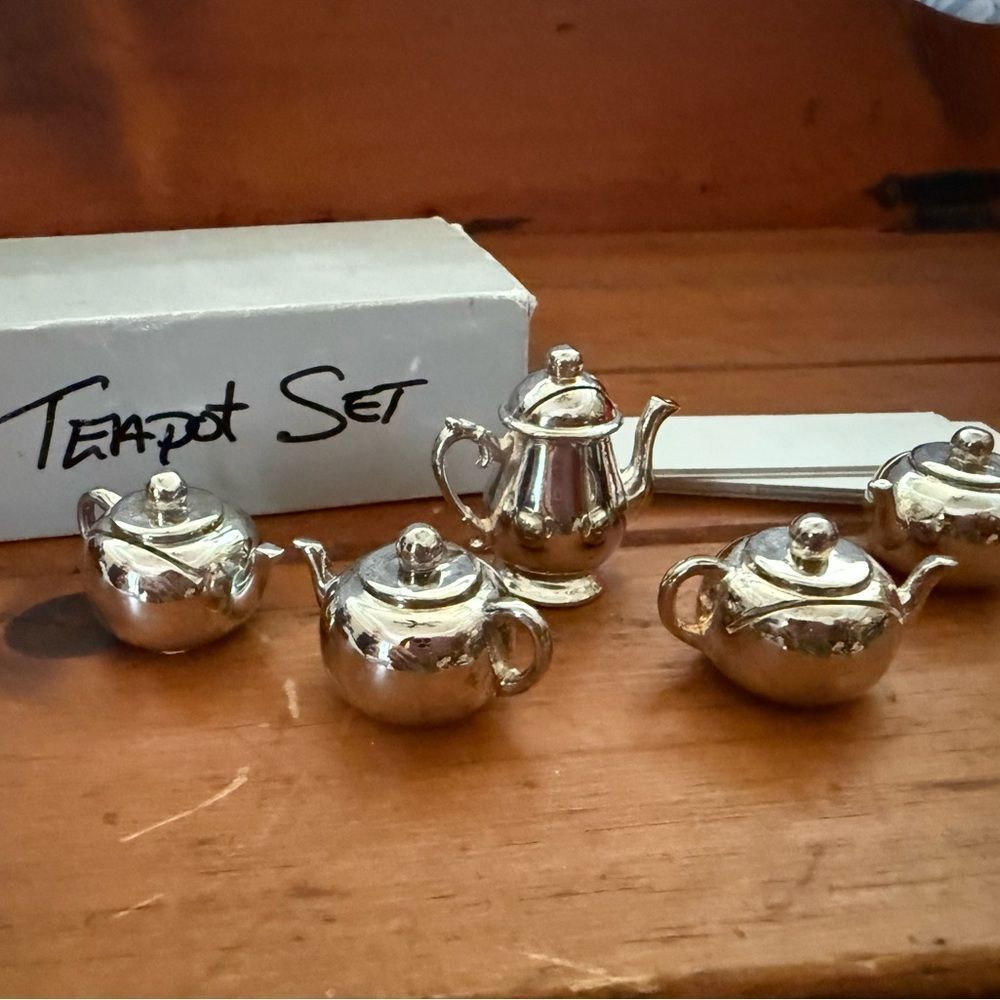 Gooinger Silver Art Company Ltd. Miniature Teapot placard Set - Picture 2 of 6